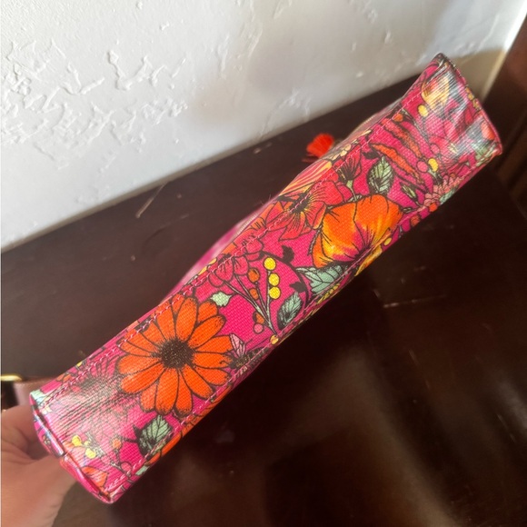 Sakroots Artist Circle Raspberry In Bloom Crossbody Flat Messenger Bag Floral - Picture 8 of 9